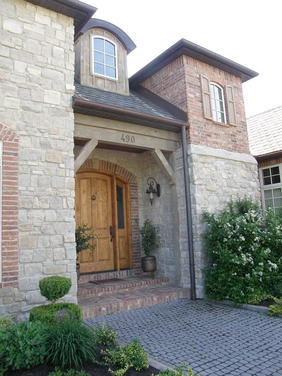 Chalet Dimensional Natural Stone Veneer Exterior