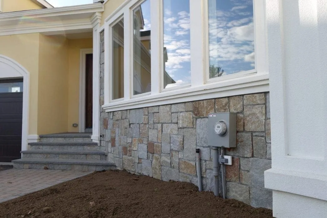 Kingsbury Natural Stone Veneer Watertable Stone