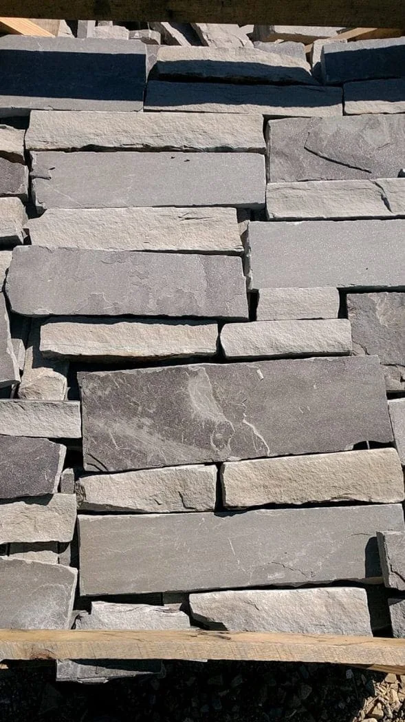 Charcoal Canyon Natural Thin Stone Veneer Stock Pallet