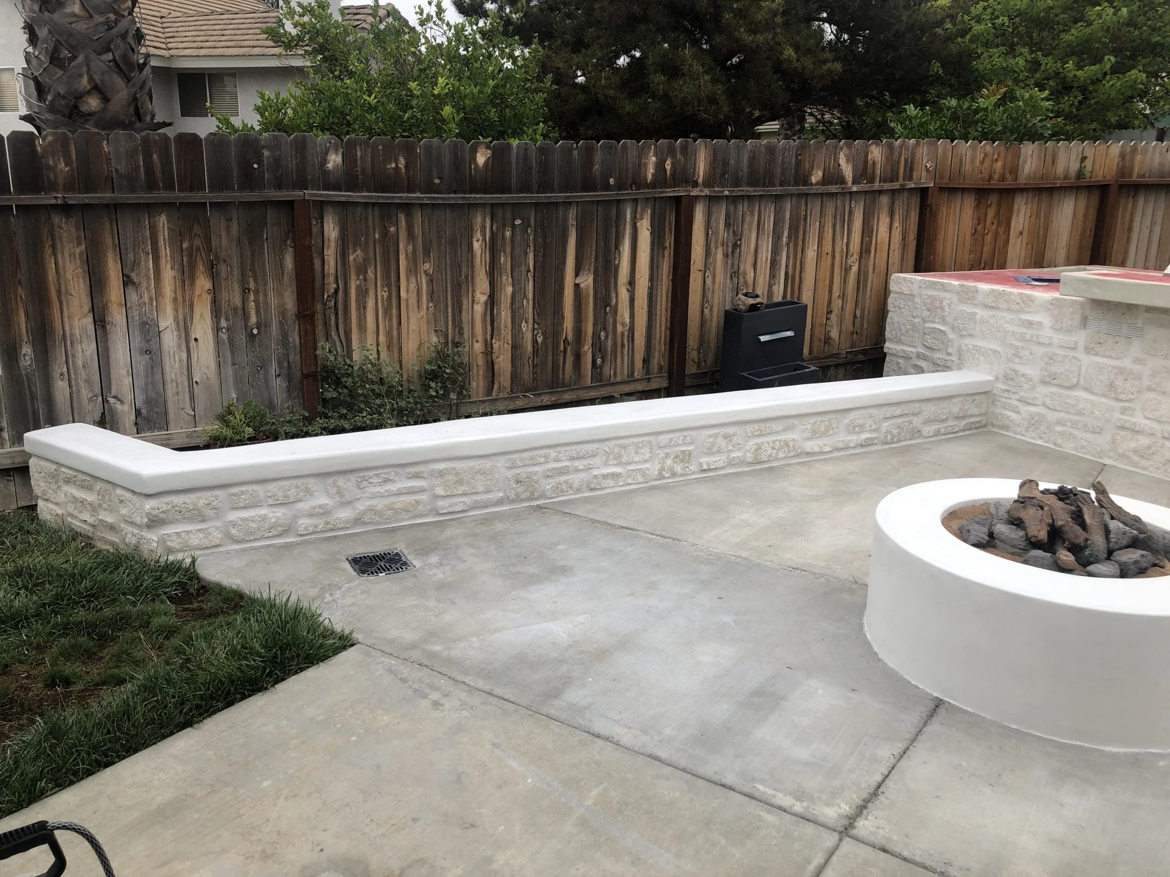La Spezia Natural Thin Stone Veneer Container Garden