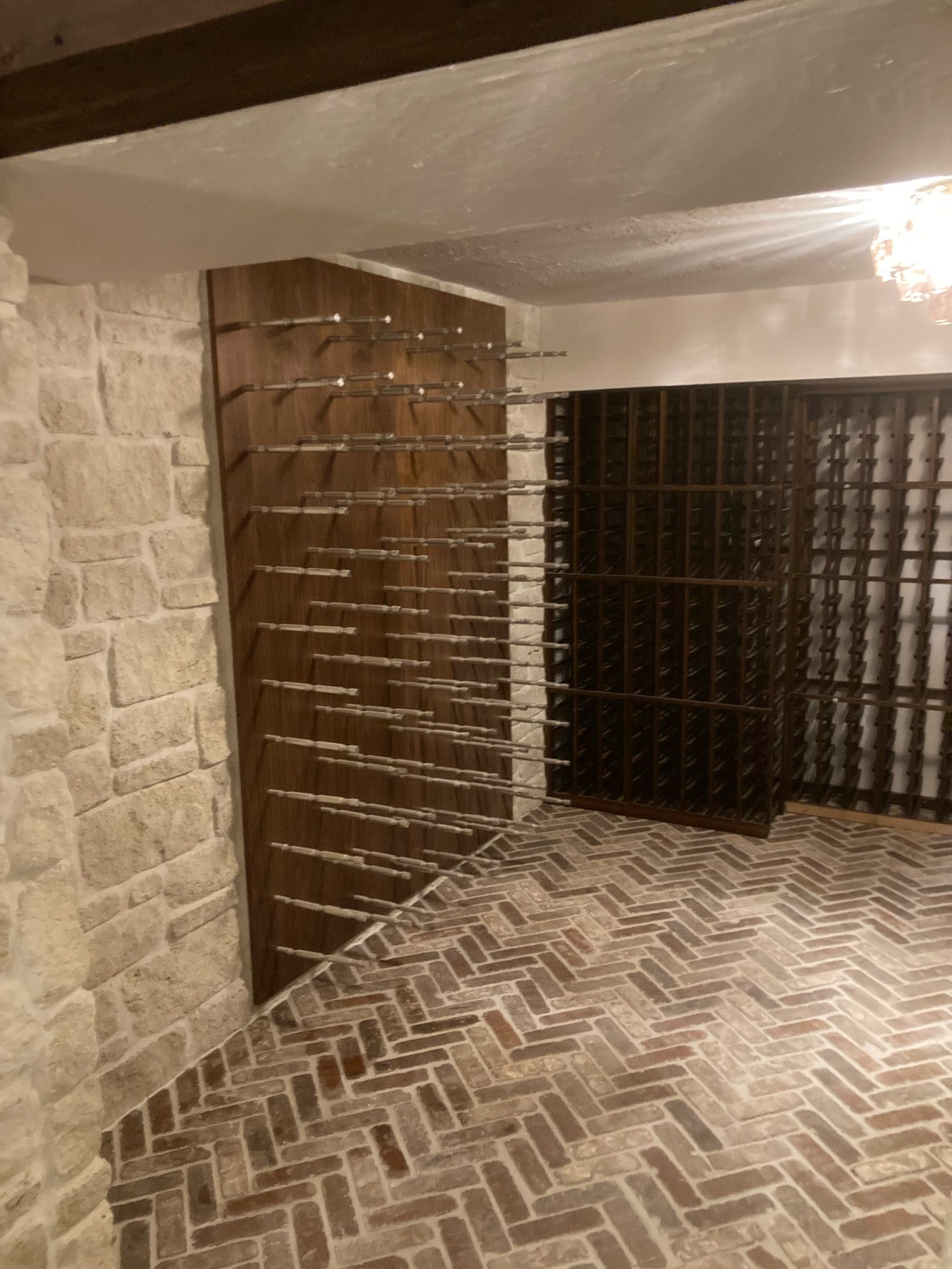 Interior wine cellar with La Spezia real stone veneer