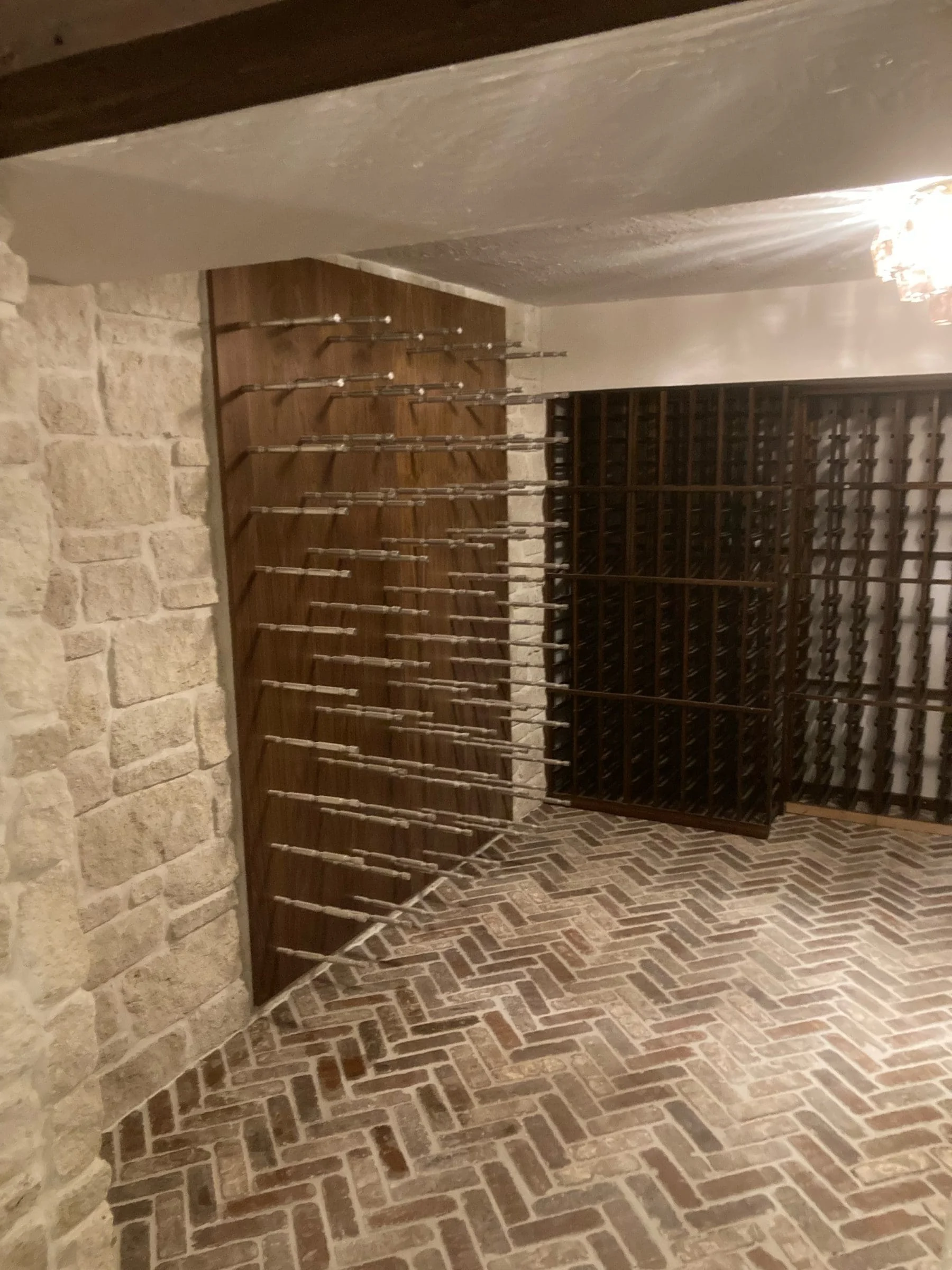 Interior wine cellar with La Spezia real stone veneer
