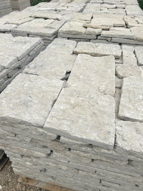 Draper Natural Thin Stone Veneer Flat Pallets