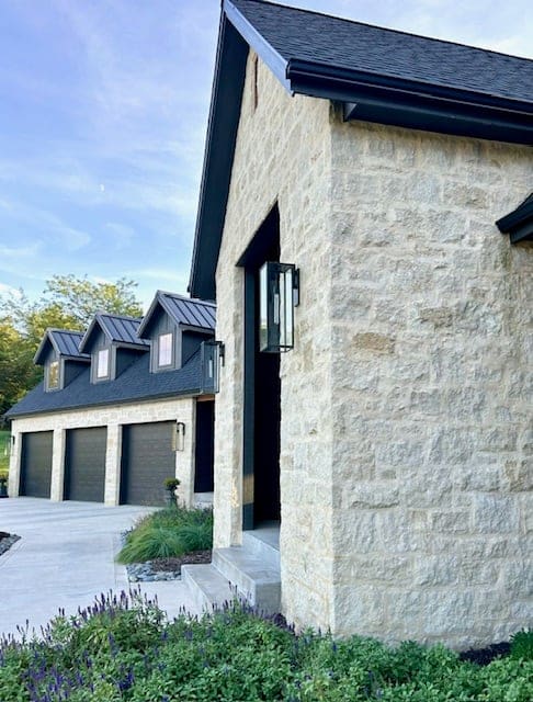 Draper Natural Thin Stone Veneer with Gold Exterior Flush Joint