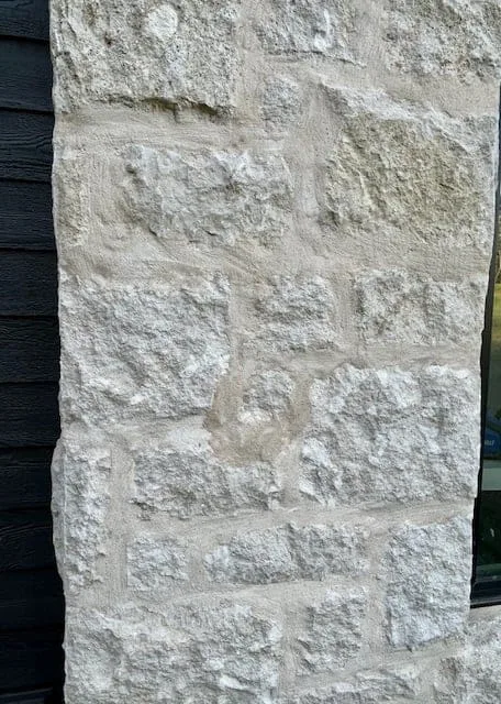 Draper Real Thin Stone Veneer with Gold Close Up Flush Joint