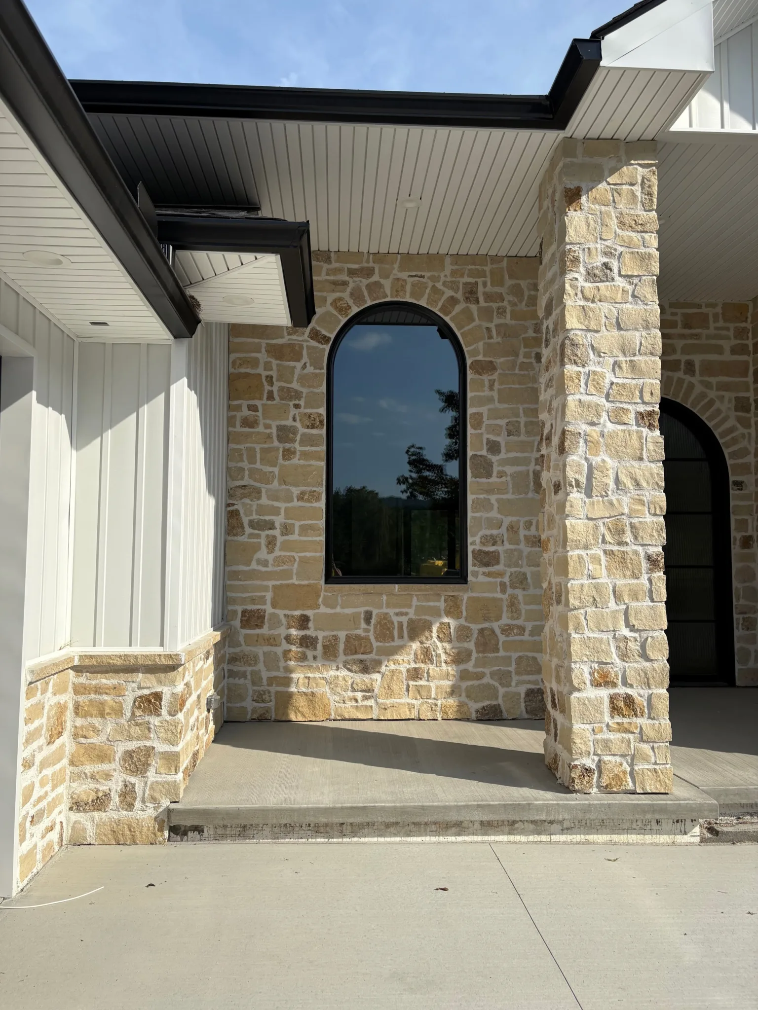 Mojave Real Limestone Thin Veneer Pillar