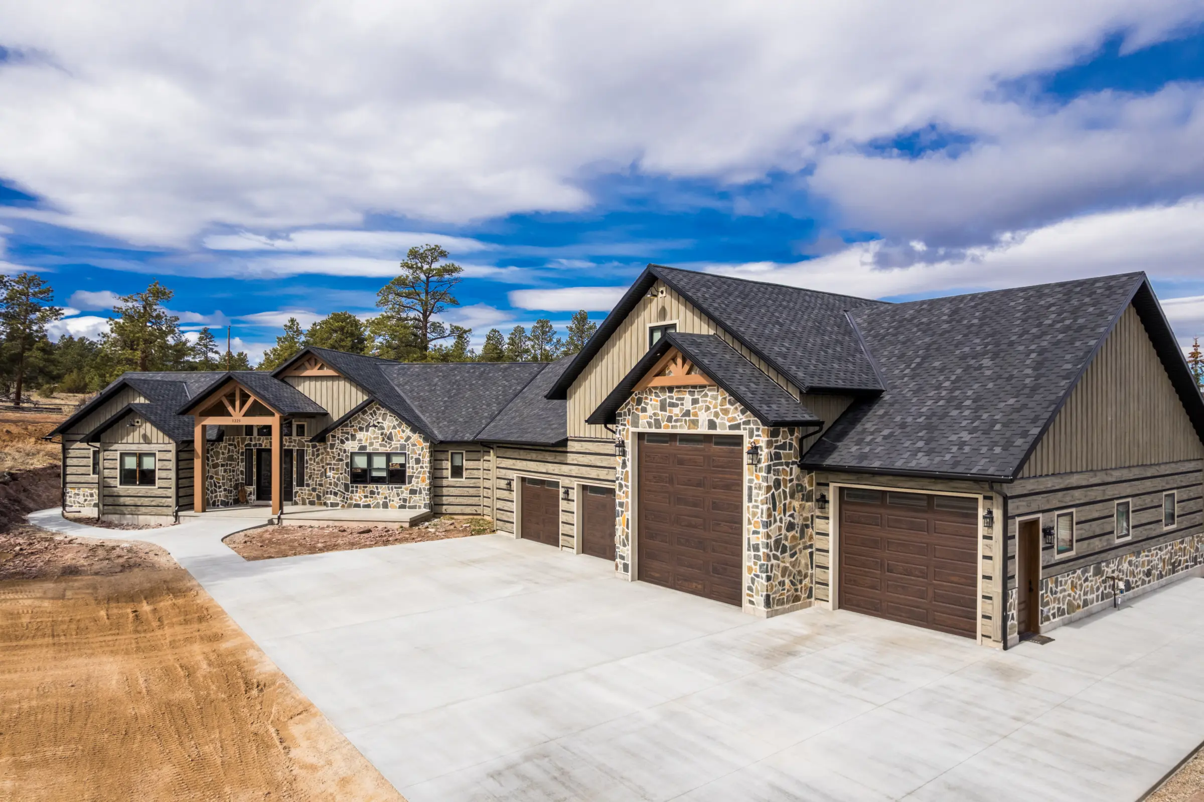 Newport Natural Thin Stone Veneer Home Exterior
