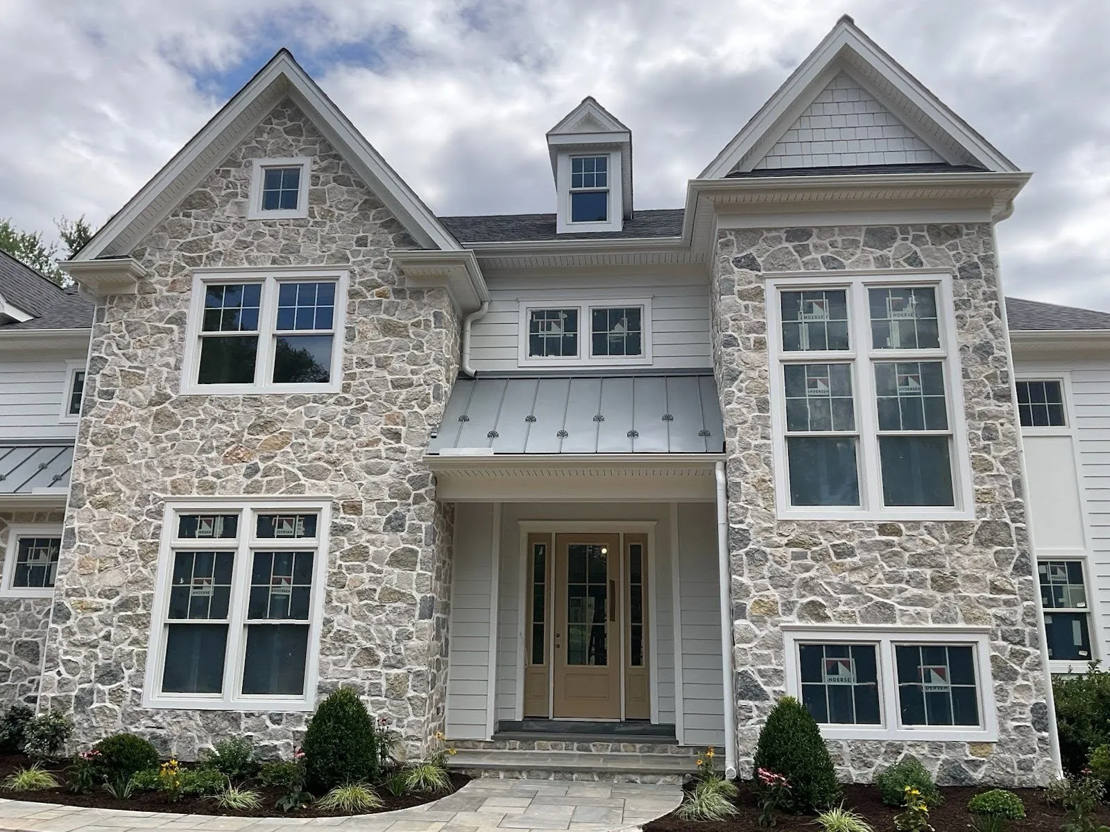 Cana Island Real Stone Veneer Custom Blend Exterior