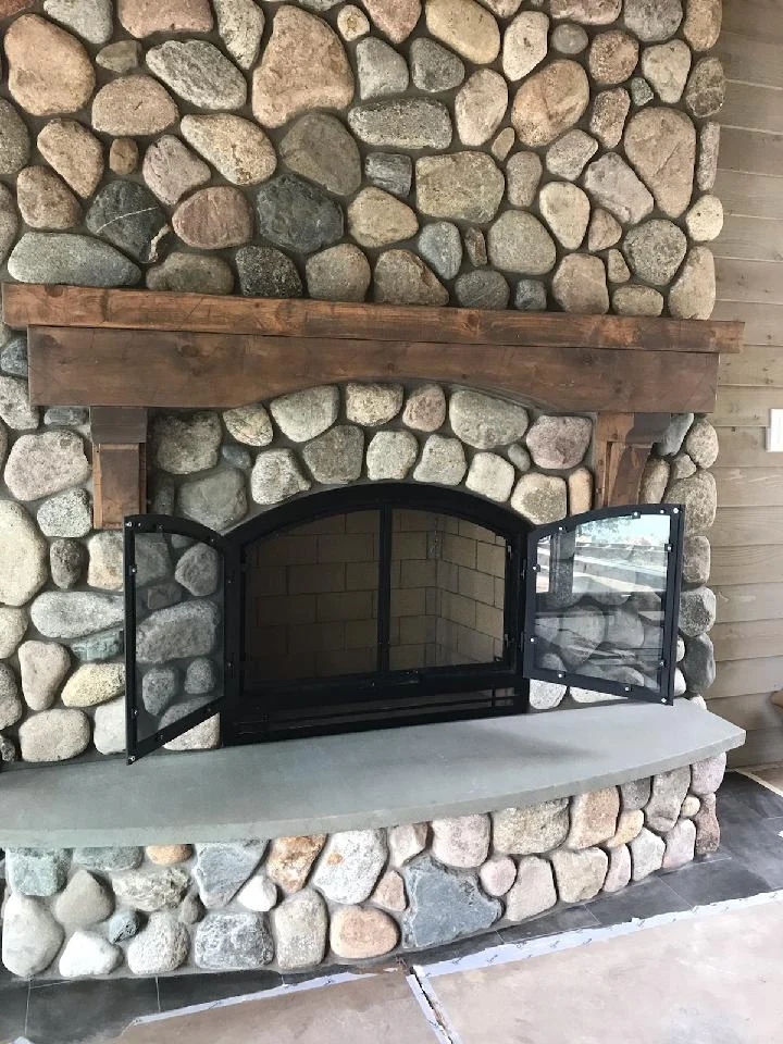 Fieldstone Cobbles Natural Thin Stone Veneer Exterior Fireplace