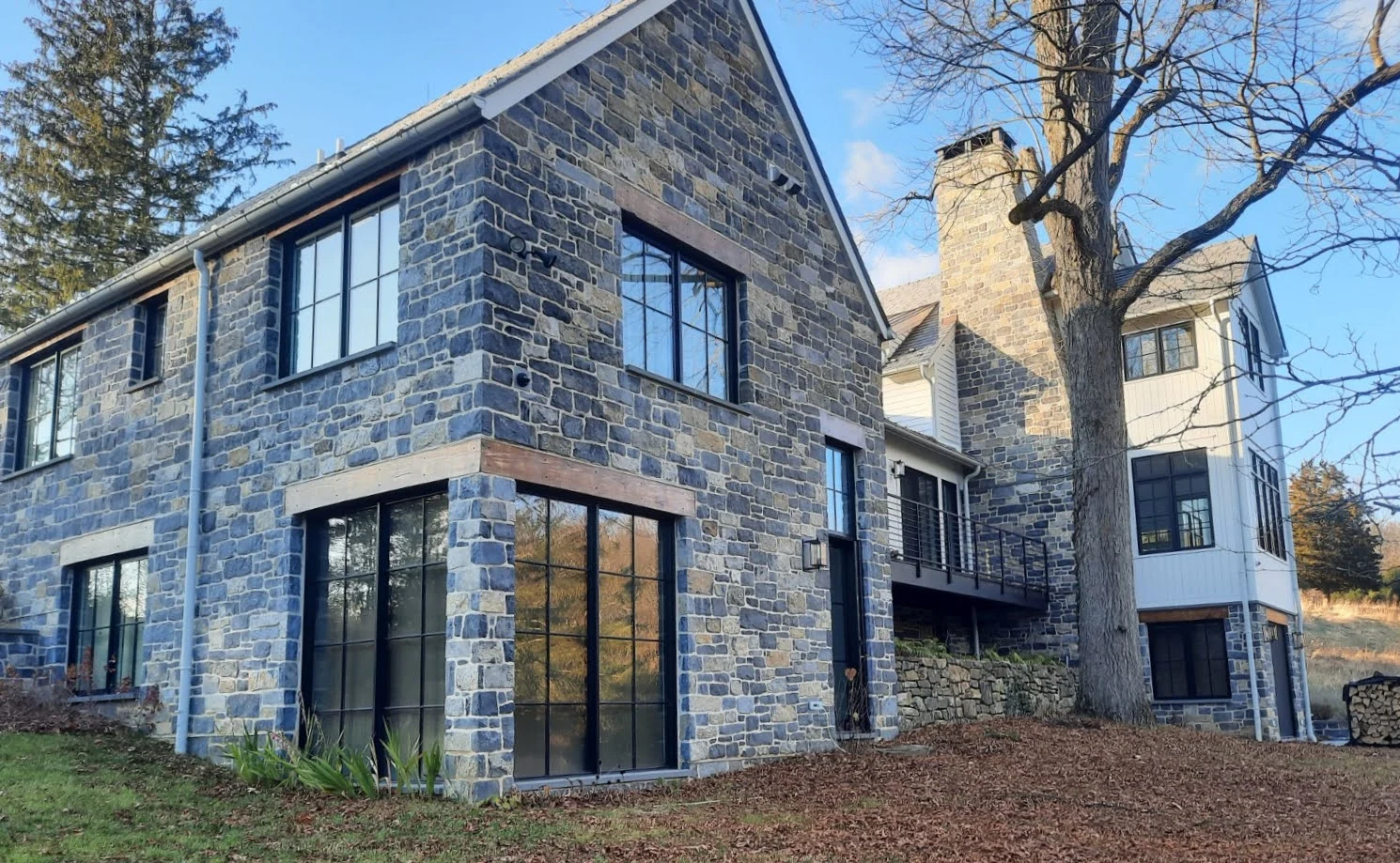 Balkan Real Thin Veneer Exterior with White Mortar