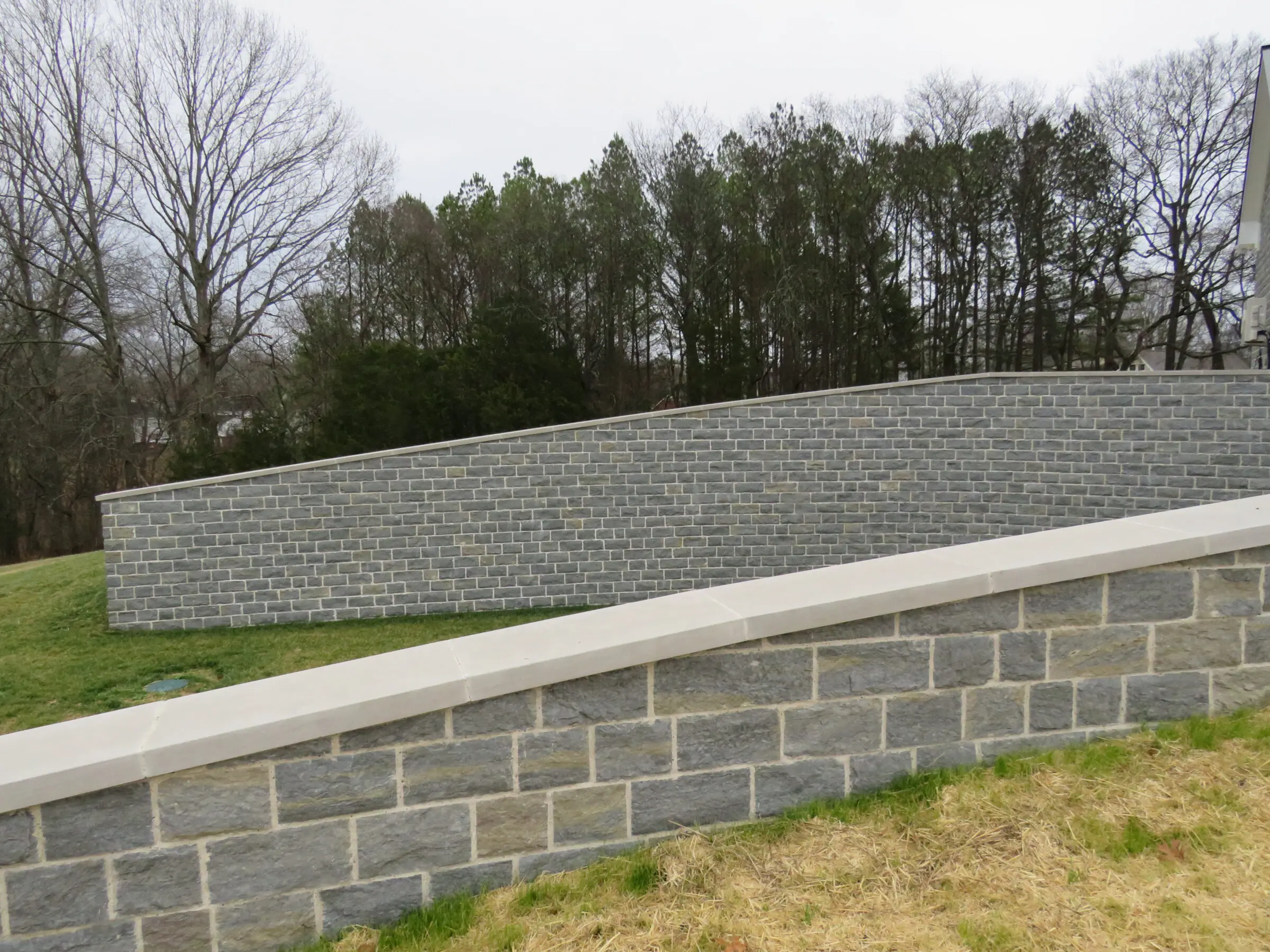 7" Larchmont Real Thin Stone Veneer Retaining Wall