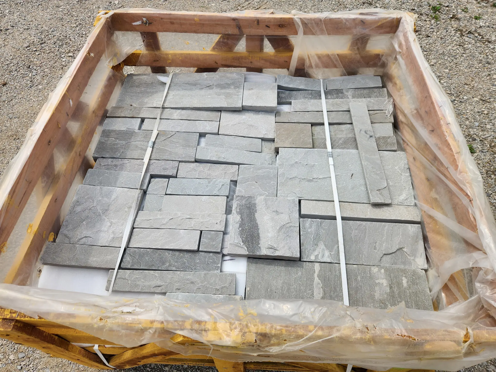 Chamonix Natural Thin Stone Veneer Pallet