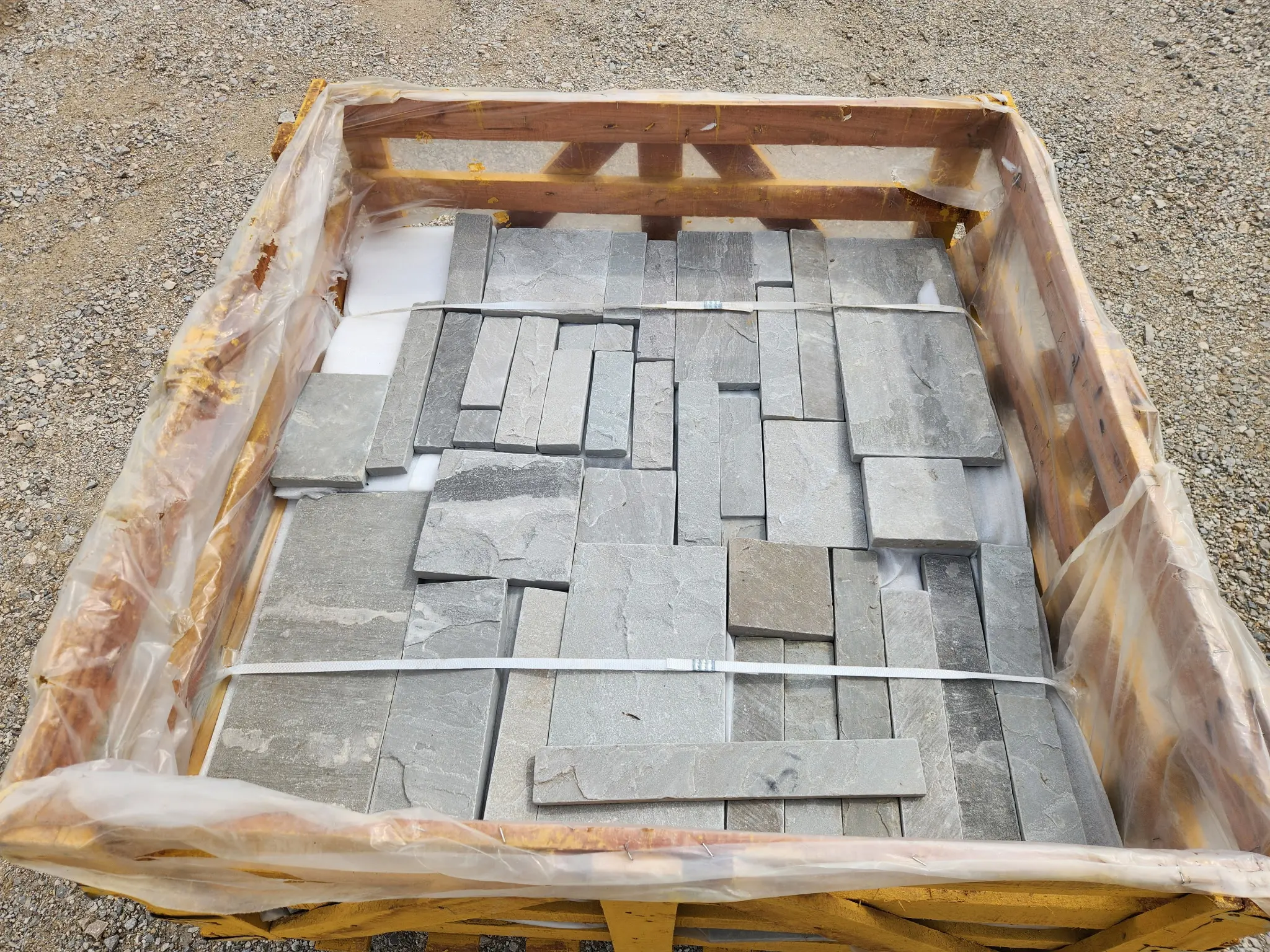 Chamonix Real Thin Stone Veneer Pallet