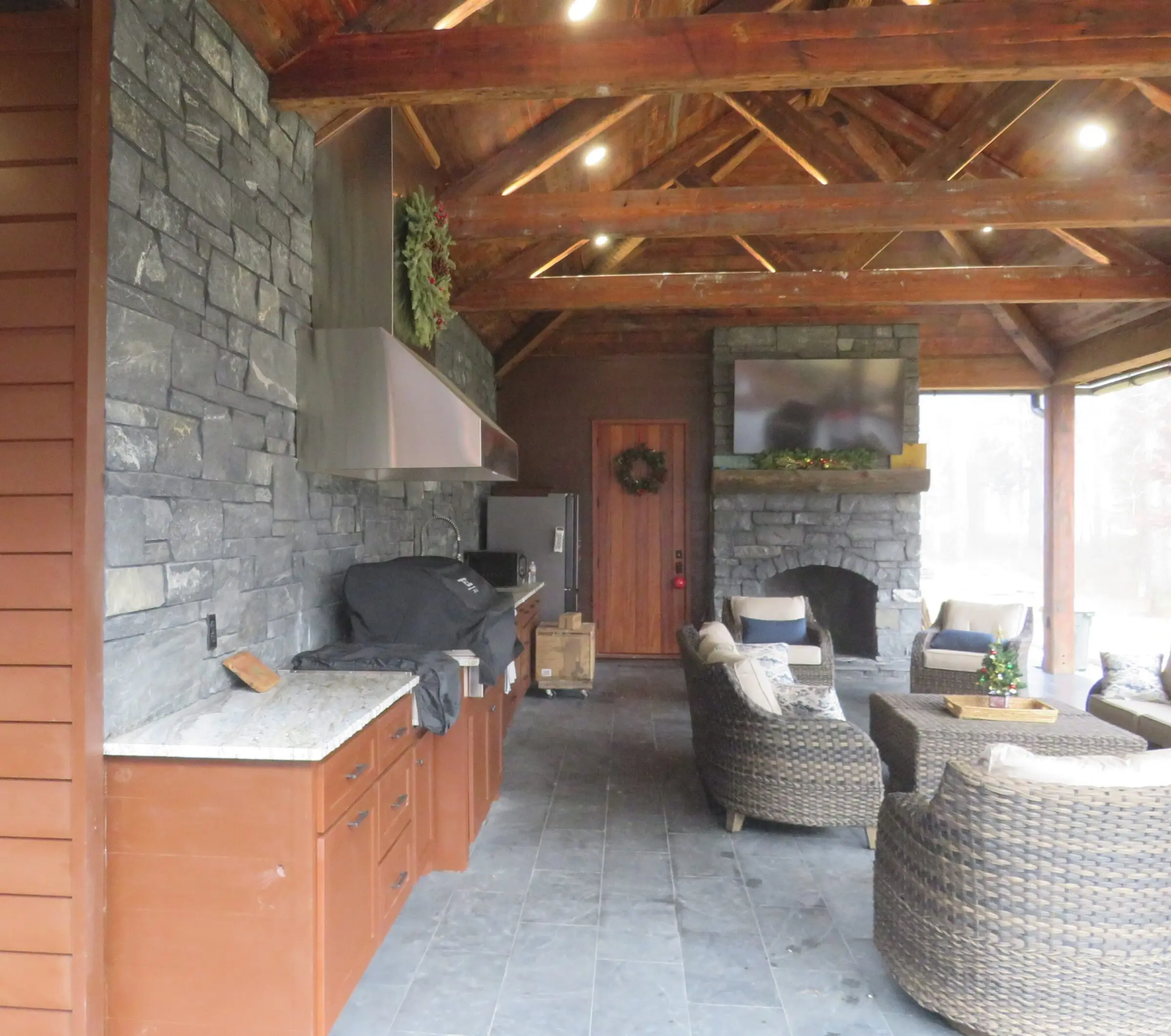 Dublin Real Thin Stone Veneer Outdoor Kitchen with Dark Mortar
