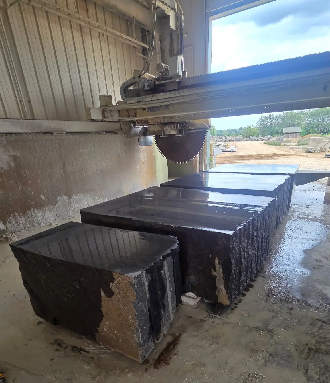 Dumbarton Natural Thin Stone Veneer Being Cut
